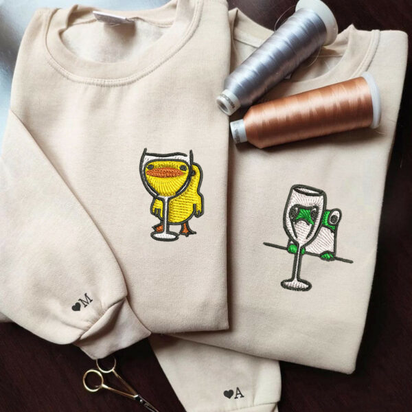 Custom Embroidered Frog and Duck Drinking Matching Hoodies for Couples, Personalized Couple Sweatshirt, Couple Embroidered Sweatshirt, Valentine's Day Gifts Idea For Him Her - Image 6