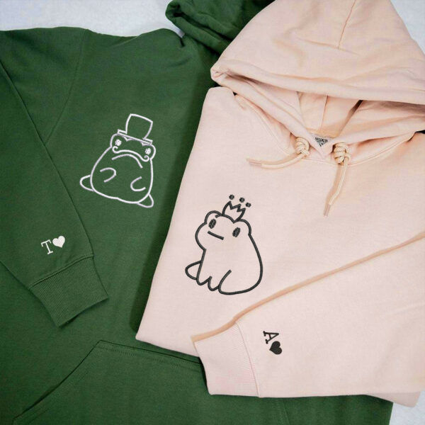 Custom Embroidered Frog King and Queen Matching Hoodies for Couples, Personalized Couple Sweatshirt, Couple Embroidered Sweatshirt, Valentine's Day Gifts Idea For Him Her - Image 2