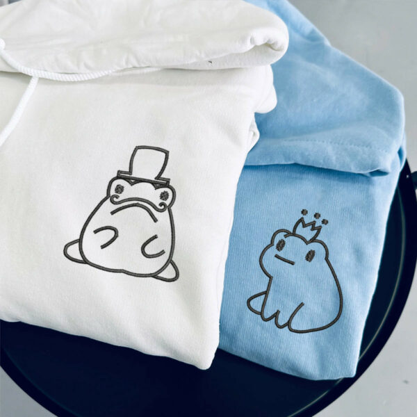 Custom Embroidered Frog King and Queen Matching Hoodies for Couples, Personalized Couple Sweatshirt, Couple Embroidered Sweatshirt, Valentine's Day Gifts Idea For Him Her - Image 7